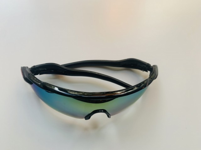 Farge 1: Sort m/ farget glass