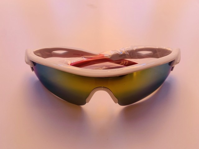 Farge 2: Hvit m/ farget glass