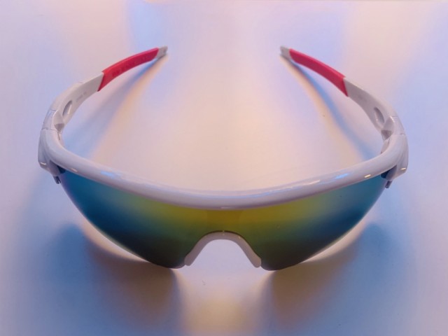 Farge 2: Hvit m/ farget glass